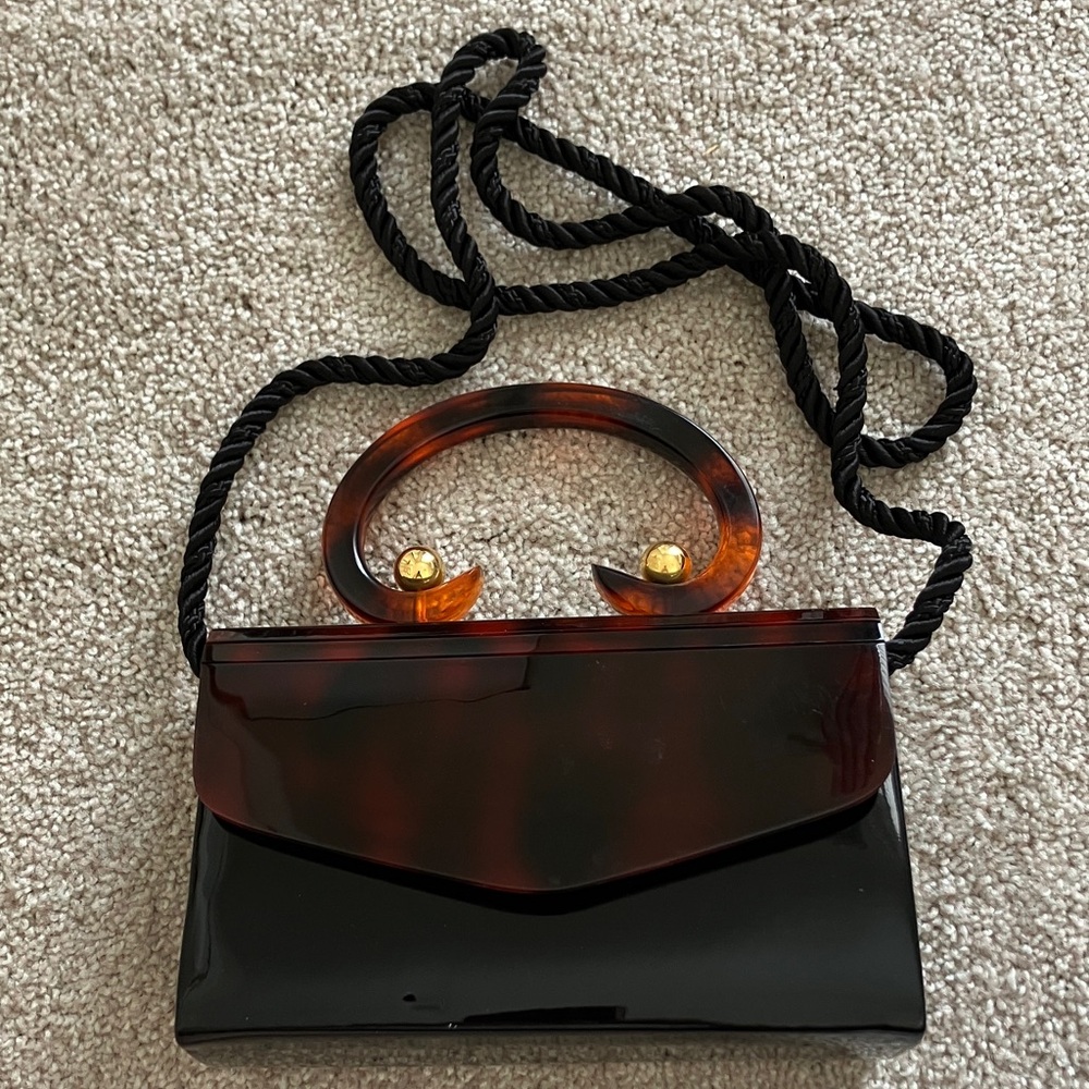 Chic Black and Tortoiseshell Clutch - Picture 2 of 10